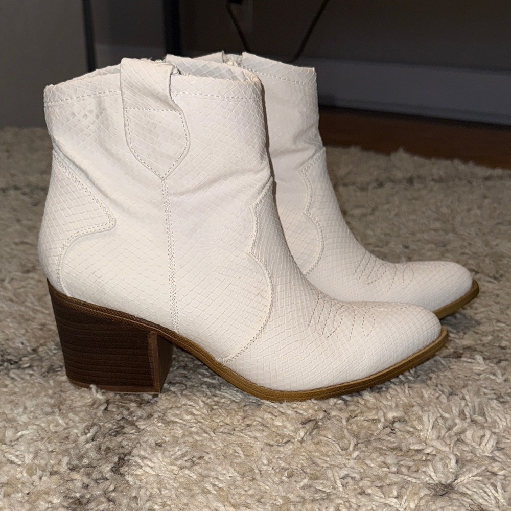 Dirty Laundry White Textured Western Ankle Boots